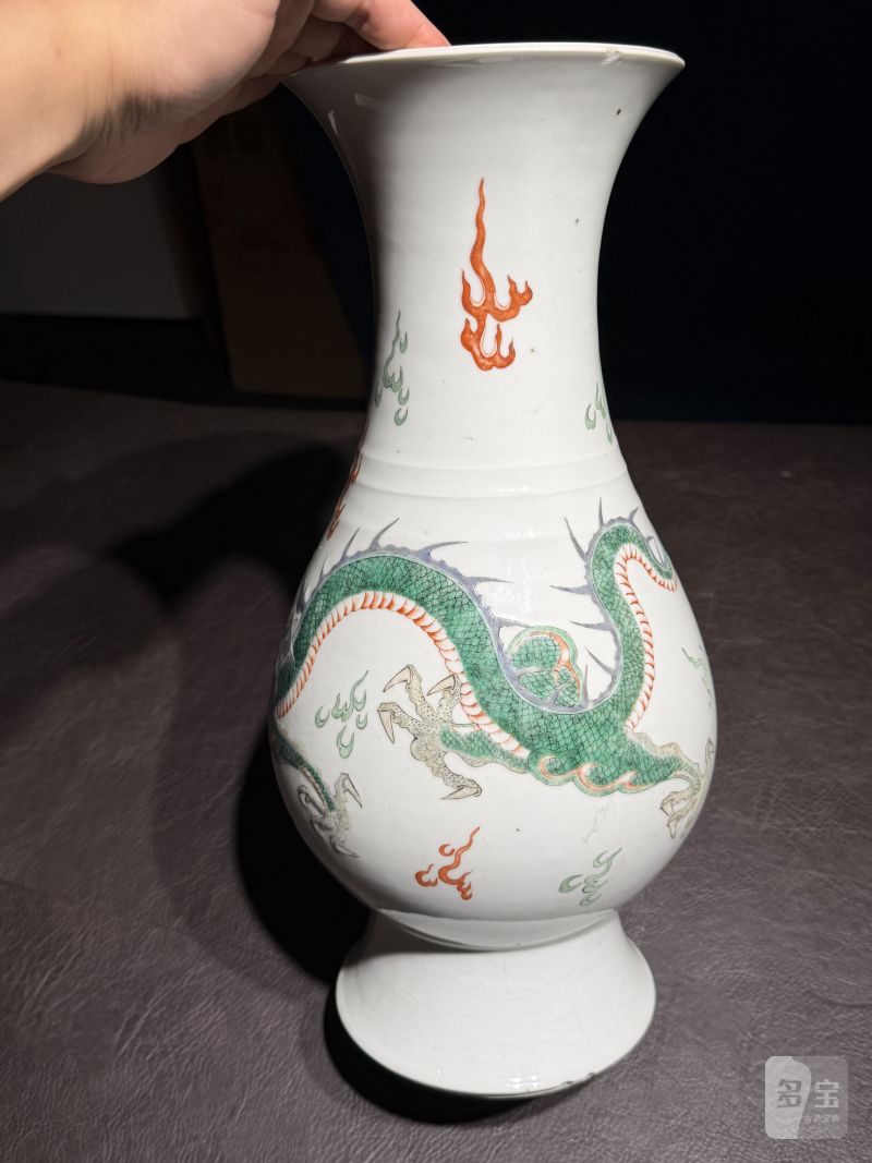 清康熙 五彩龙戏珠弦纹琵琶尊 - 图5